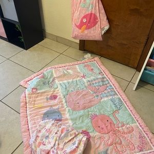Crib bedding set